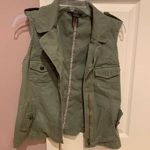 Juniors Green Vest